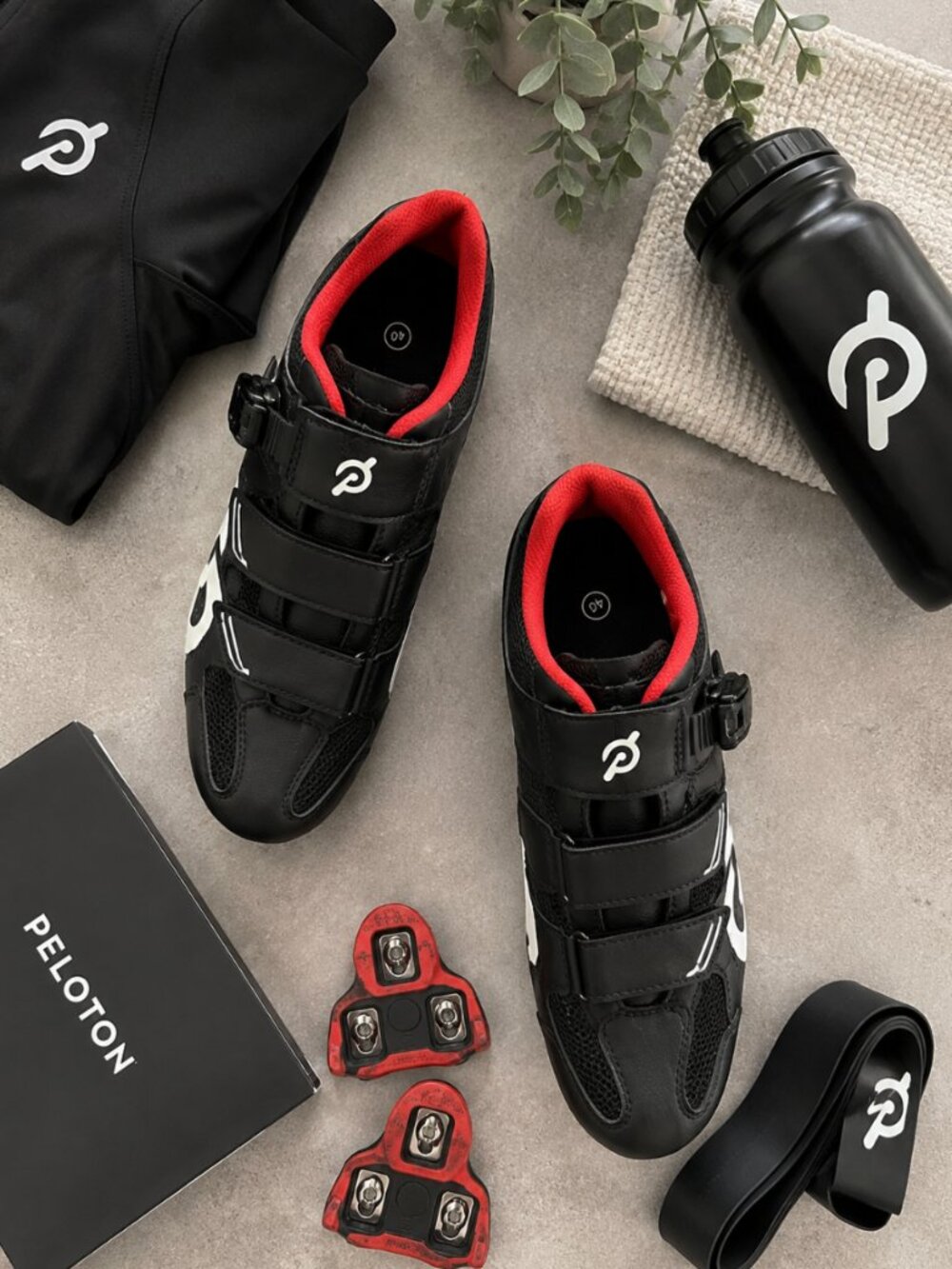 Peloton Cycling Shoes – Black/Red – Size 40 EU / Women’s 9 US